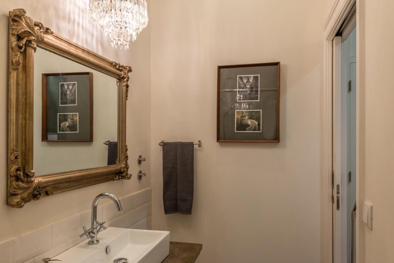 Portuguese Charm In Lisbon Apartment ภายนอก รูปภาพ